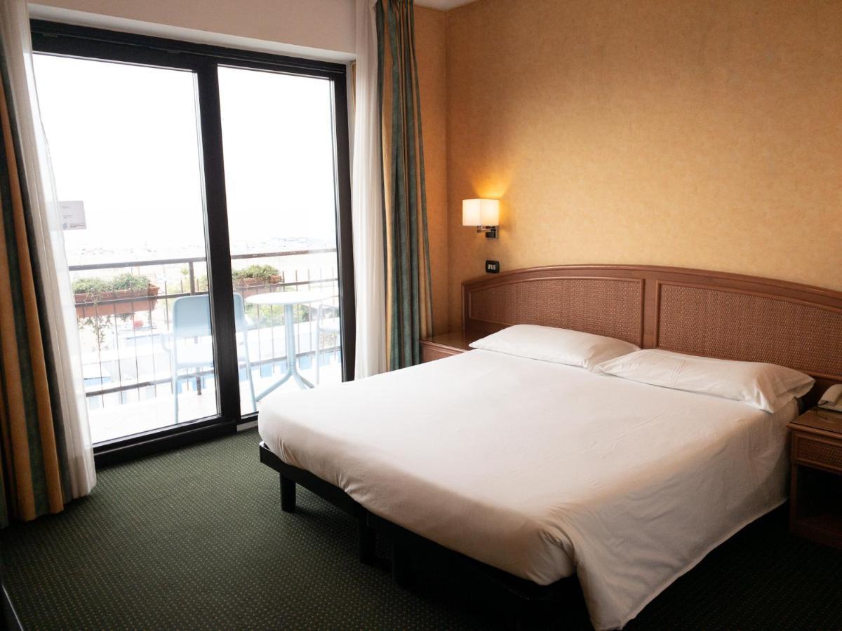 Hotel Santa Maria كيافاري المظهر الخارجي الصورة
