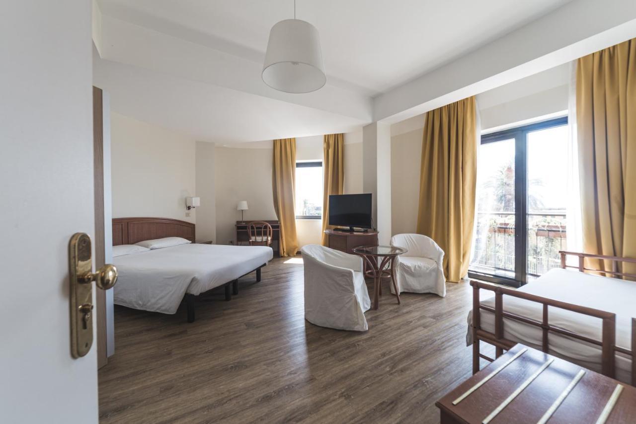 Hotel Santa Maria كيافاري المظهر الخارجي الصورة
