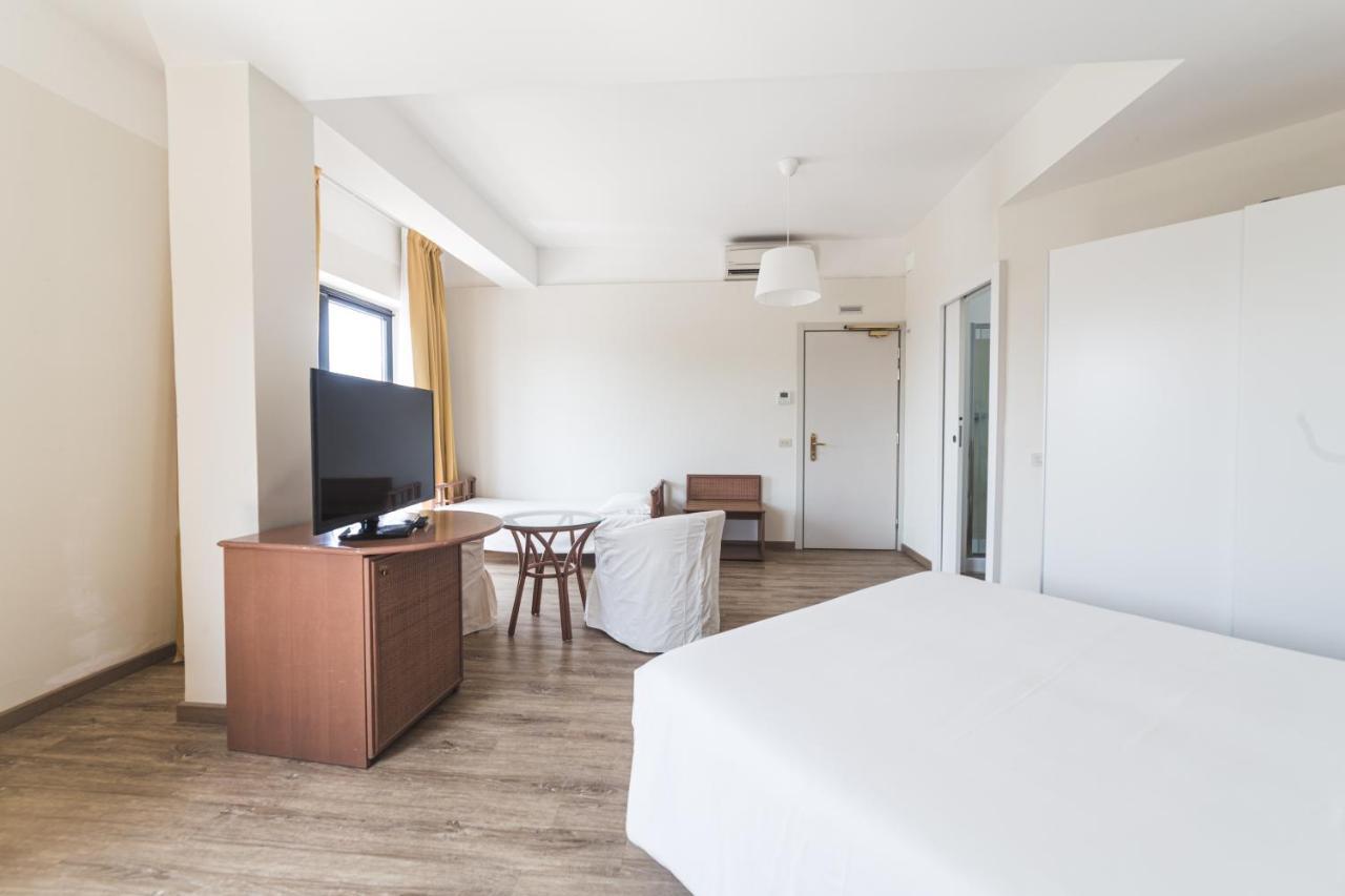 Hotel Santa Maria كيافاري المظهر الخارجي الصورة