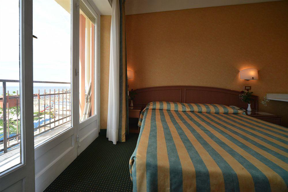 Hotel Santa Maria كيافاري المظهر الخارجي الصورة