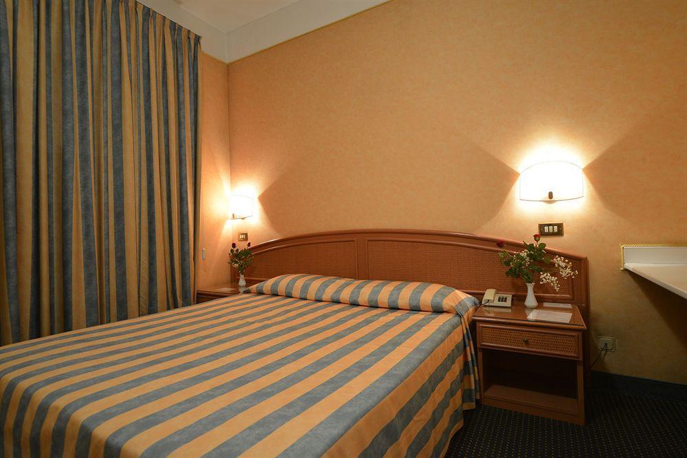 Hotel Santa Maria كيافاري المظهر الخارجي الصورة